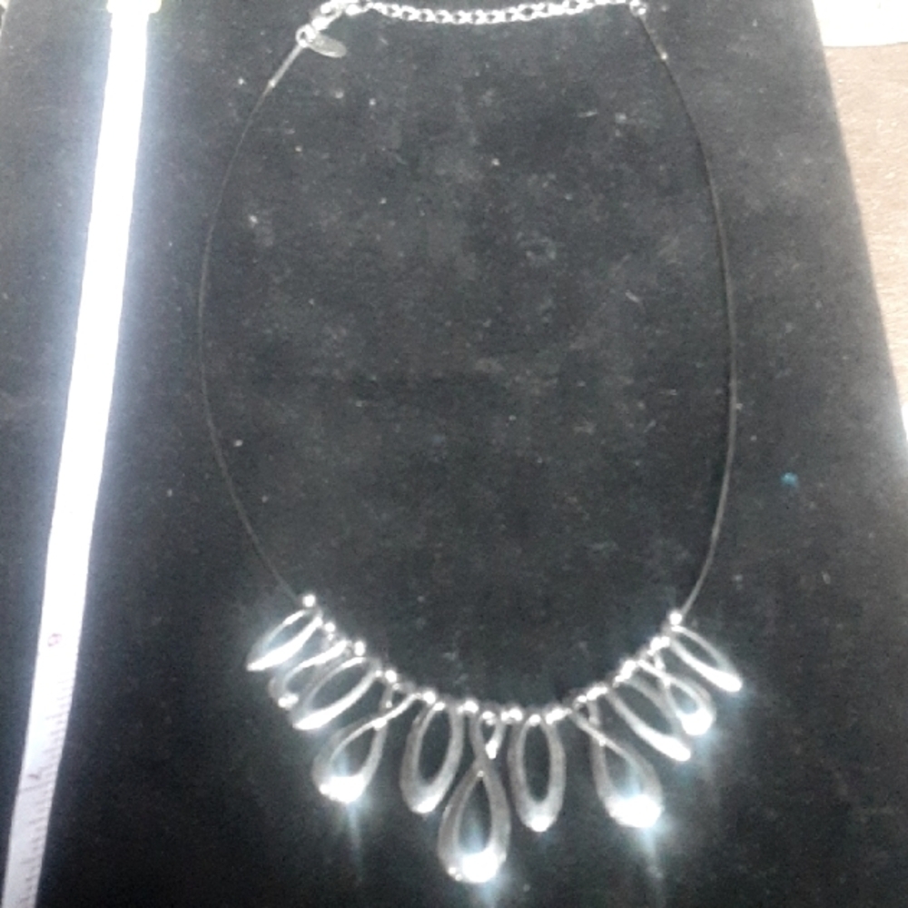 Elegant Silver Tone Teardrop Necklace
